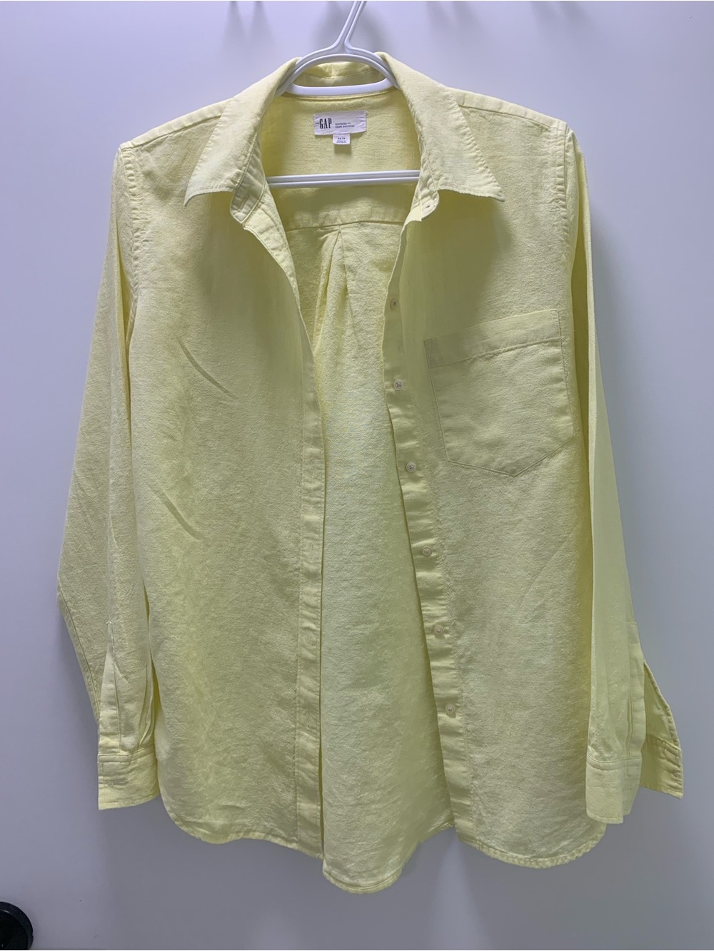 GAP women Button-Up Shirt in Pale Yellow, size XS, linen and cotton.